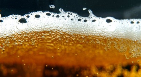 "Jeden den sládkem"